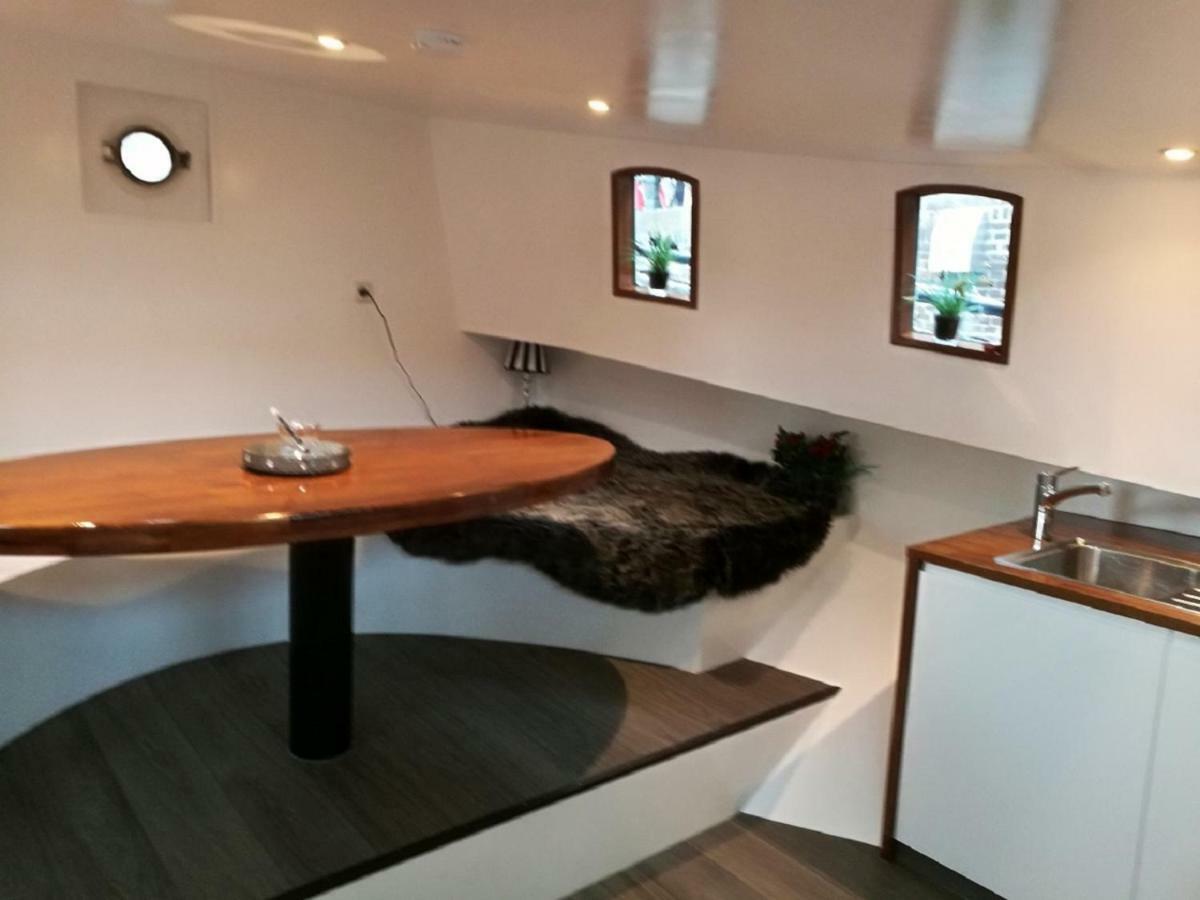 アムステルダムHouseboat Roseアパートメント エクステリア 写真